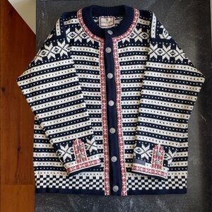 EUC Dale of Norway Cardigan Size Women’s Small (S) Navy, White, Red Button-Front
